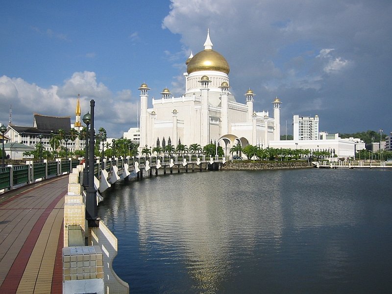 The Sultan Omar Ali Saifuddien Mosque