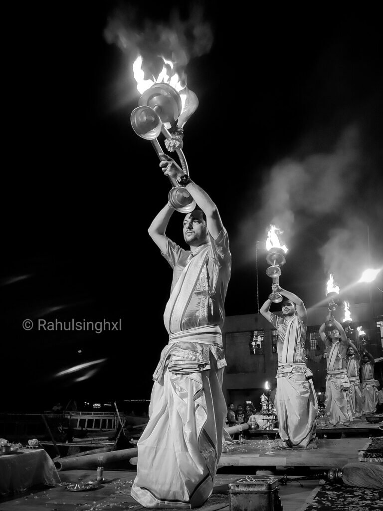 Varanasi Travel Guide 2026 — Ganga Aarti, Ghats, Sarnath & Best Time