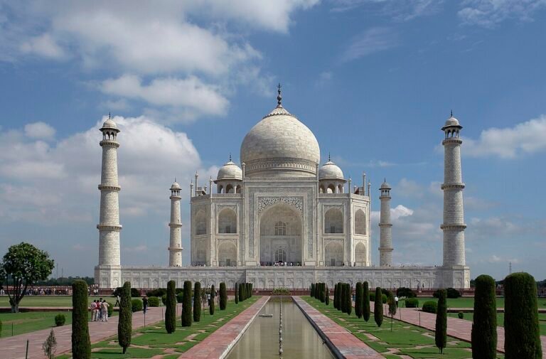 Agra Travel Guide 2026 — Taj Mahal, Agra Fort, Best Time & Tips