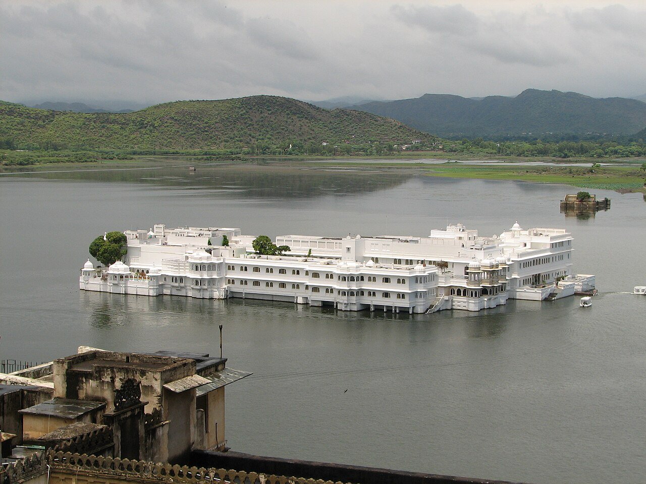 Udaipur Travel Guide 2026 — Lakes, Palaces, Best Time & Itinerary
