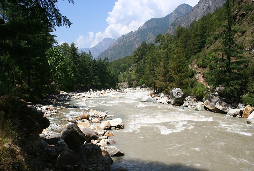 Kasol & Parvati Valley Travel Guide 2026 — Treks, Best Time & 3-Day Plan