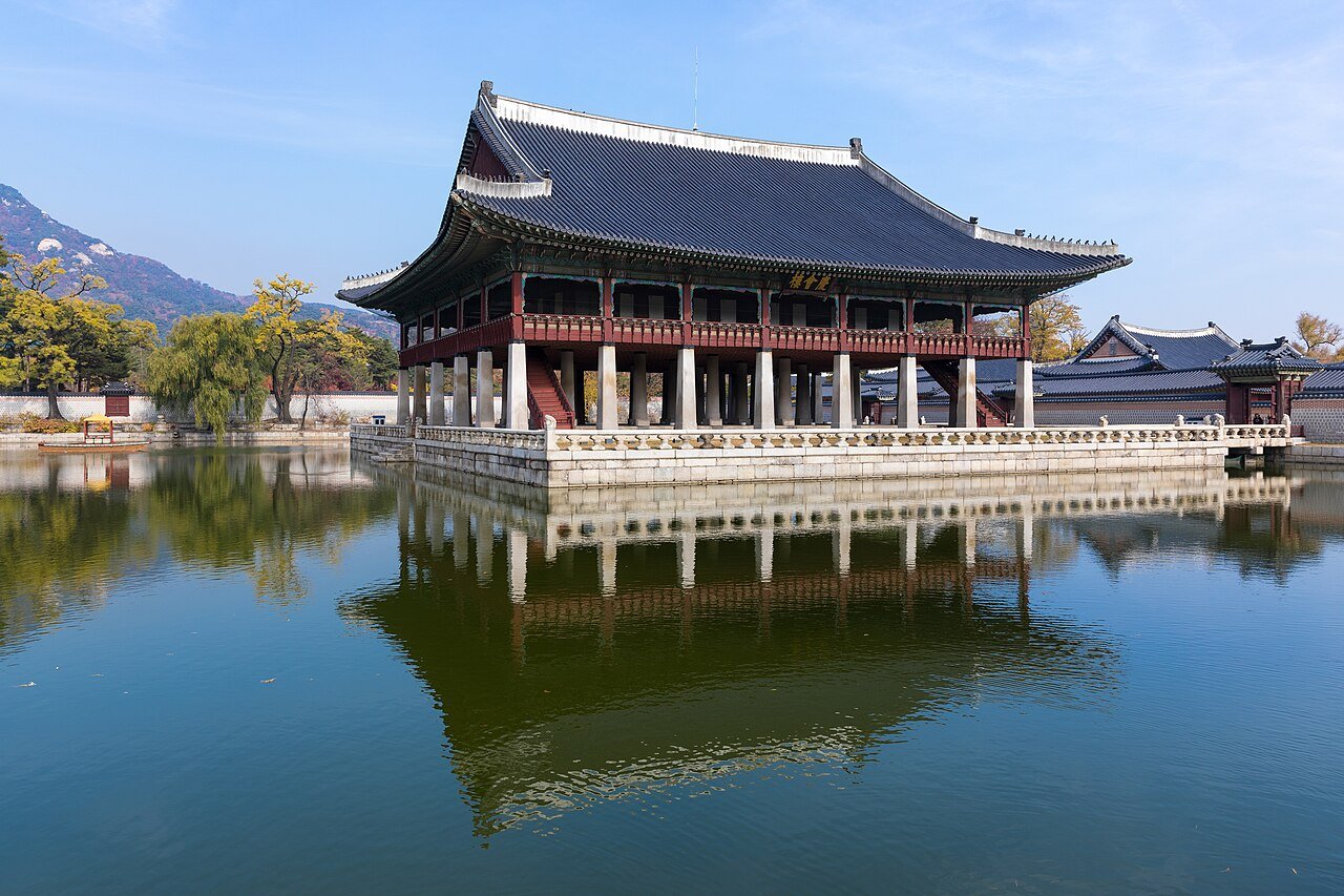 First-timer sights in Seoul