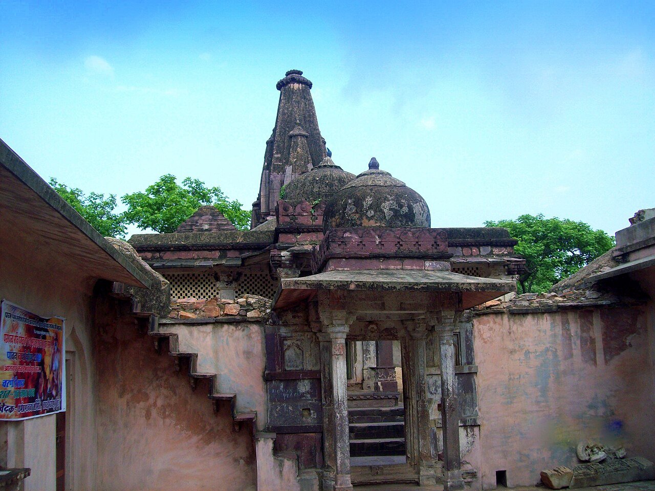 Ranthambore Fort above the park